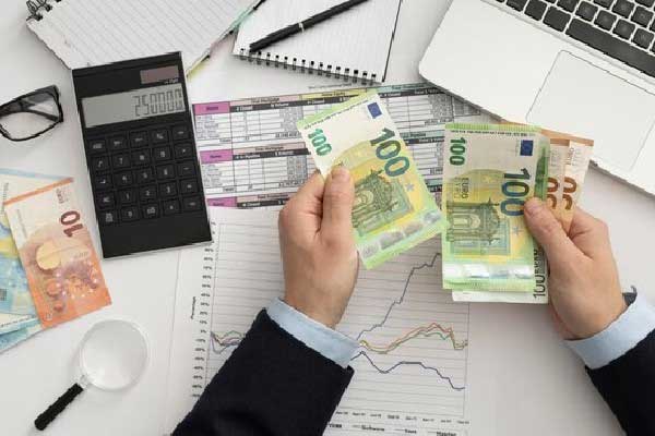 周末，多家公司公布利空消息